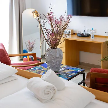 Ascona Frisch Renoviert In Bester Lage, Nahe Autobahn, Kurpark Und Classica Hotel