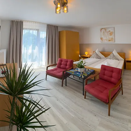 Ascona Frisch Renoviert In Bester Lage, Nahe Autobahn, Kurpark Und Classica 3*