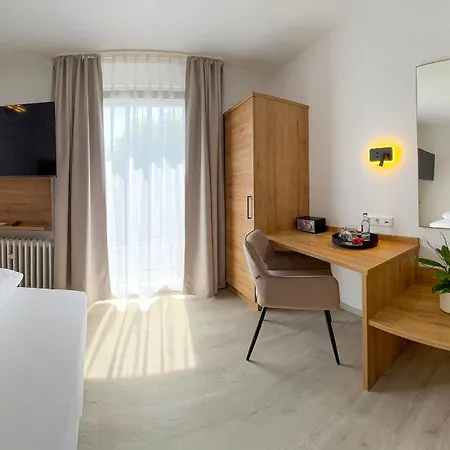 Ascona Frisch Renoviert In Bester Lage, Nahe Autobahn, Kurpark Und Classica Ξενοδοχείο 3*