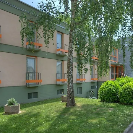 מלון Ascona באד קרוצינגן