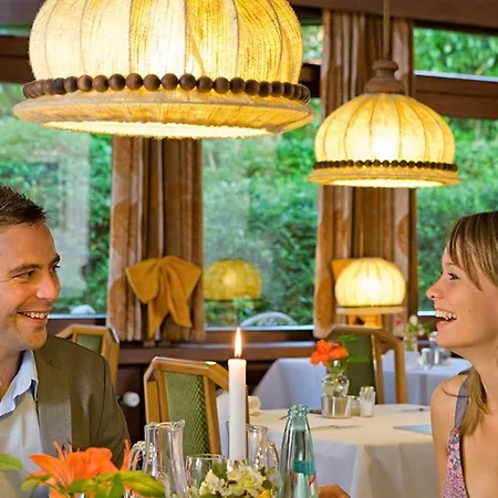 Ascona באד קרוצינגן